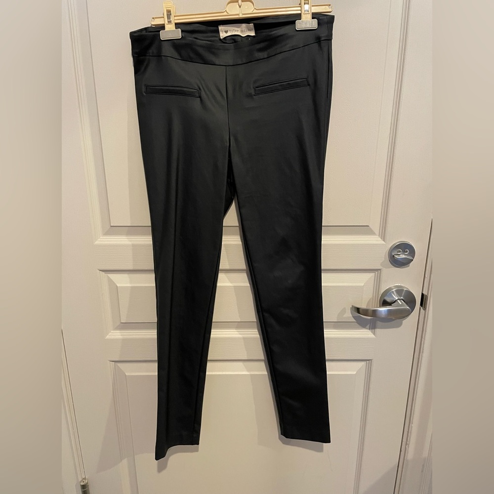 I ❤️ Taylor Madison - Pants -Size Large